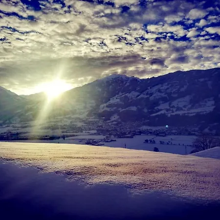 Daire Thresi Leo Hart im Zillertal